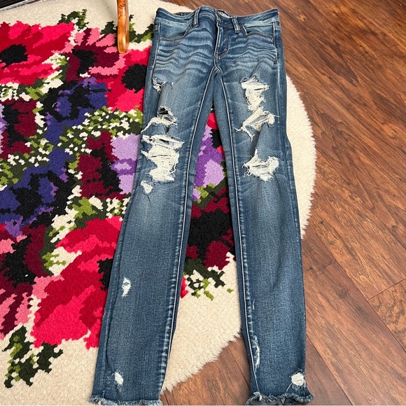 American Eagle Distressed Stretch Cropped Jeggings Size 4 - Picture 2 of 8